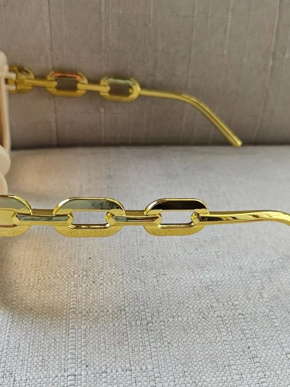 Fashion Women Sunglasses Big Face Gold Tone Temple Eyewear Beige Frame Shades
